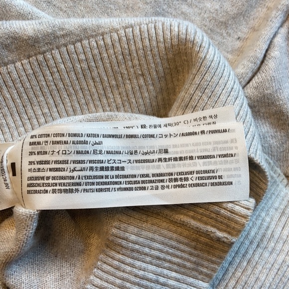 Abercrombie ruffle arm sweater. Small. Light grey - Picture 5 of 6